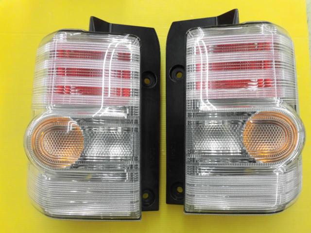 【ダイハツ】L575S/L585S 用 純正 テールレンズ ※左右セット