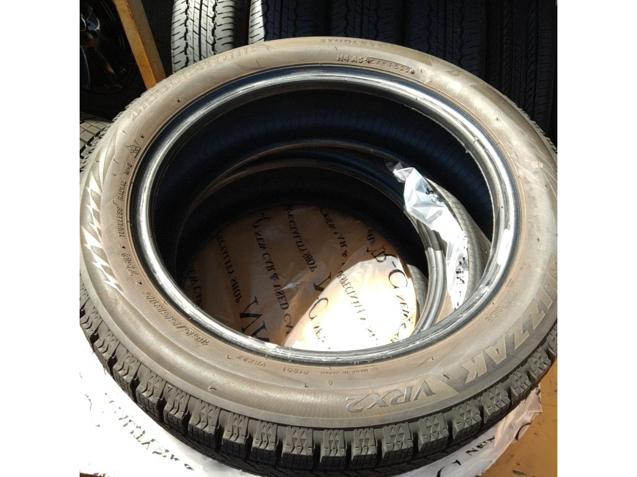 BRIDGESTONE BLIZZAK
VRX2