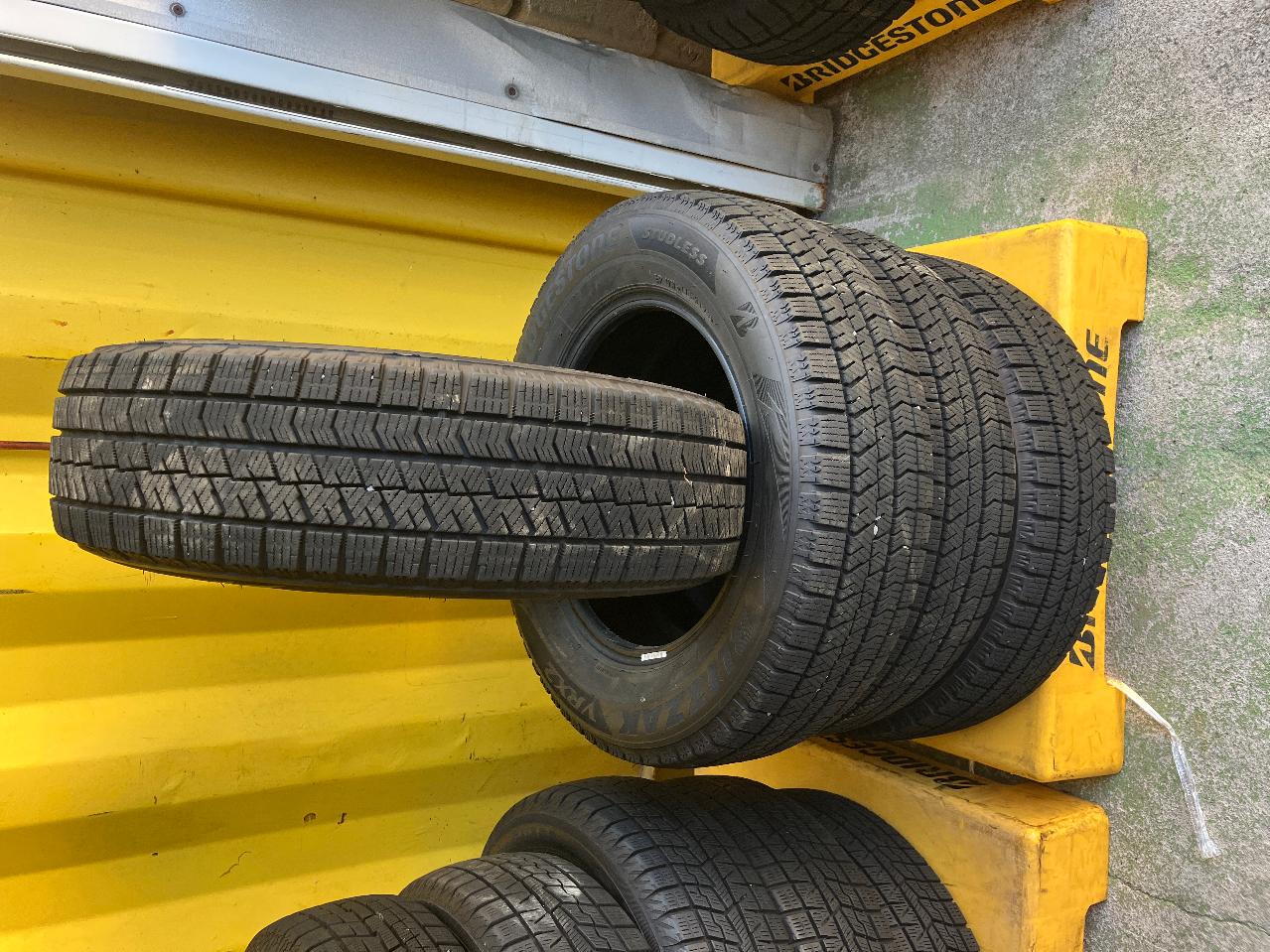 BRIDGESTONE BLIZZAK
VRX2