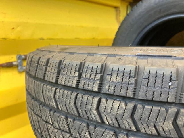 BRIDGESTONE BLIZZAK
VRX2