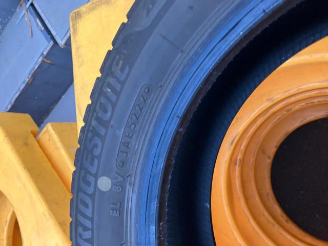 BRIDGESTONE BLIZZAK
VRX3