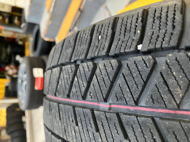 BRIDGESTONE BLIZZAK
VRX3