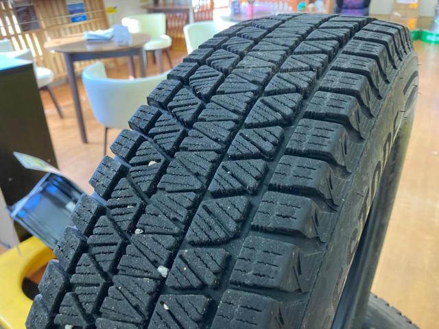 BRIDGESTONE BLIZZAK
DM-V3