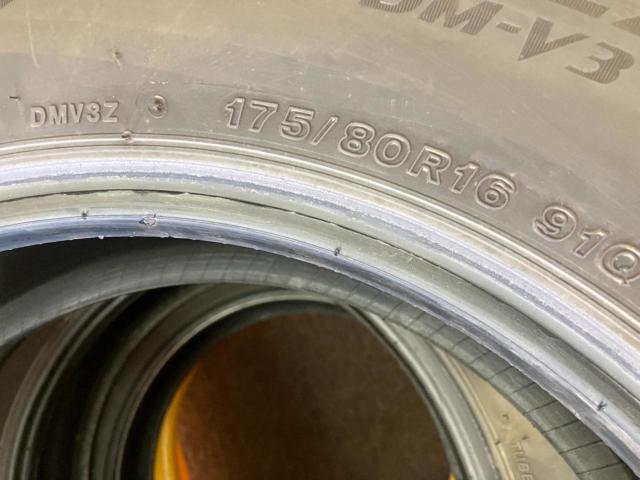 BRIDGESTONE BLIZZAK
DM-V3