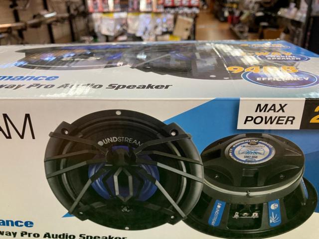 SoundstreamM2.650
6.5 inches
2-way
250W
Pro Audio Midrange Speakers