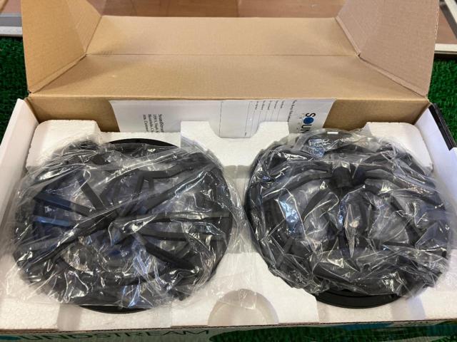 SoundstreamM2.650
6.5 inches
2-way
250W
Pro Audio Midrange Speakers