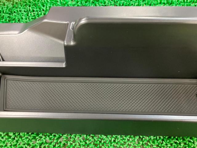 メーカー不明 ダッシュボードトレイ【90ヴォクシー】