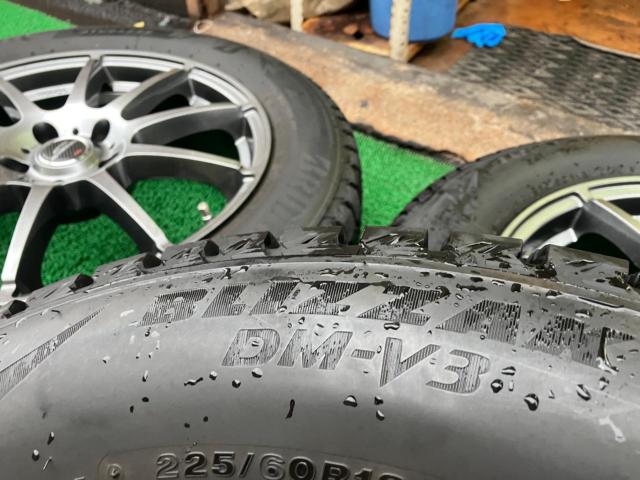 【A-TECH(エーテック)】SCHNEIDER(シュナイダー) CORSAGE PREMIUM LIGHT (5HOLE)+【BRIDGESTONE】BLIZZAK DM-V3