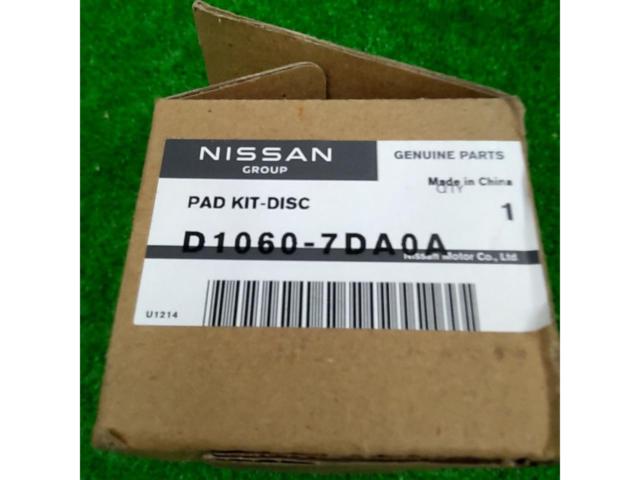 日産純正  フロントブレーキパッド D1060-7DA0A セレナ/C28