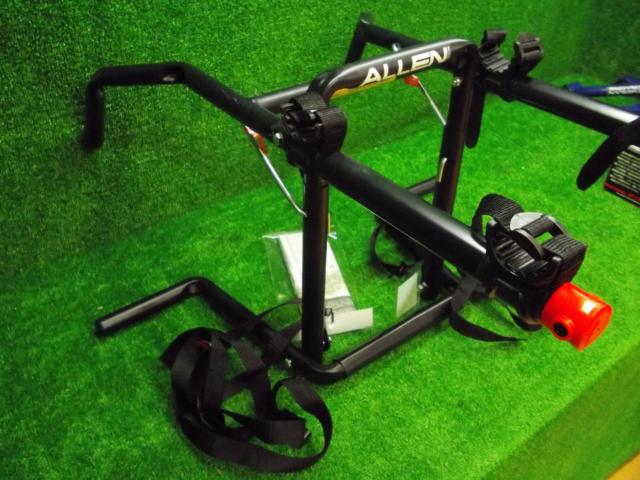ALLEN
SPORTS
For securing the rear spare tire.
Cycle Carrier
322DN