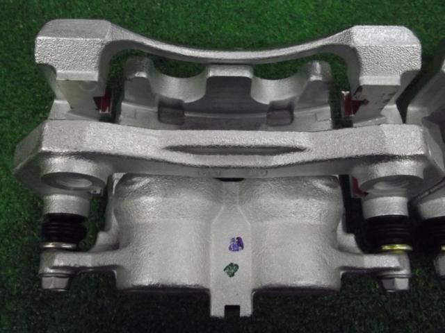 日産純正  フロントキャリパー(左右セット)  41001-7DA0A セレナ/C28 