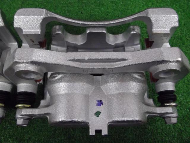 日産純正  フロントキャリパー(左右セット)  41001-7DA0A セレナ/C28 
