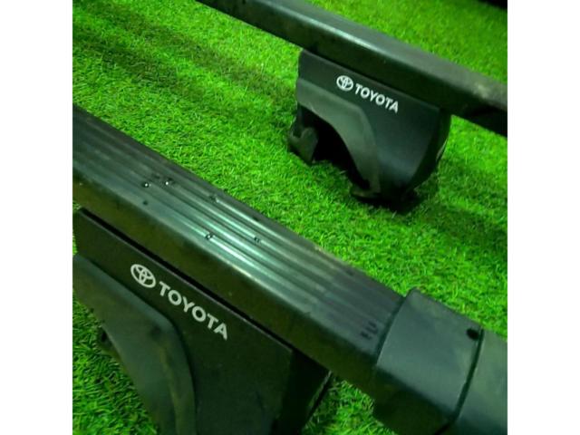 THULE トヨタ純正オプション ベースキャリアセット