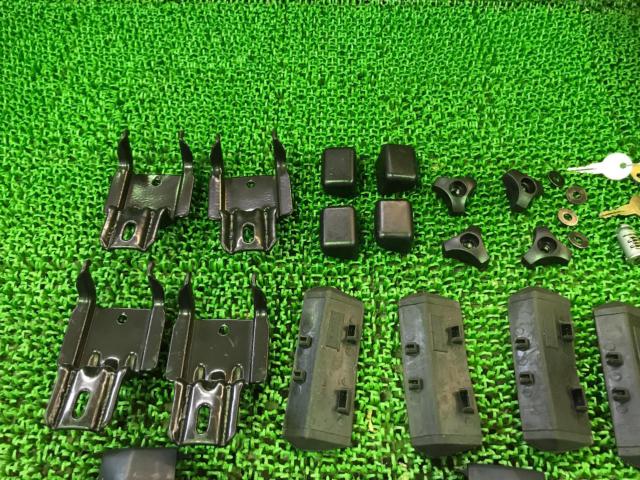 THULE 415 ルーフレール車用キャリアフット