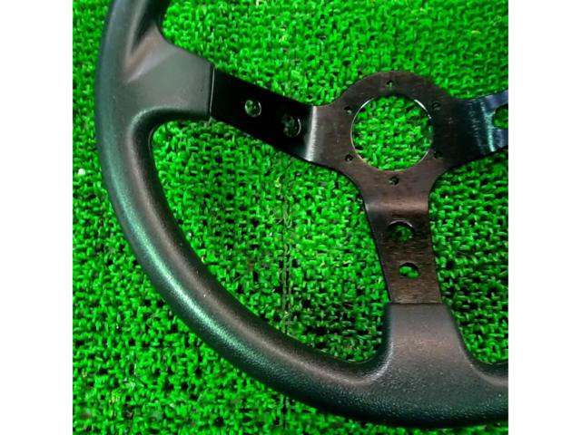 NRG Innovations 3本スポークステアリング 350mm