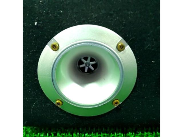 BLC 車載用ボックススピーカー