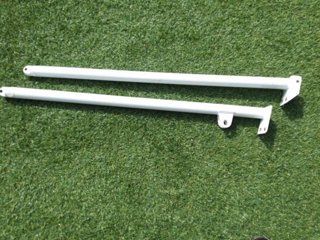 Discounted Saito Roll Cage
6-point roll gauge
The middle bar is missing.