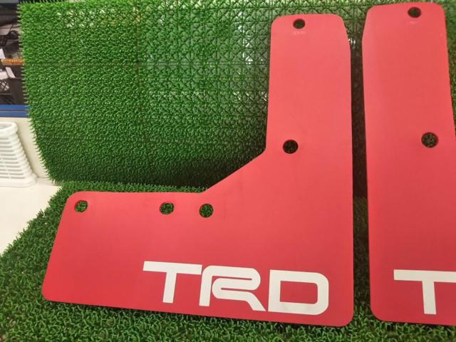 【TRD】200系ハイエース マッドフラップ