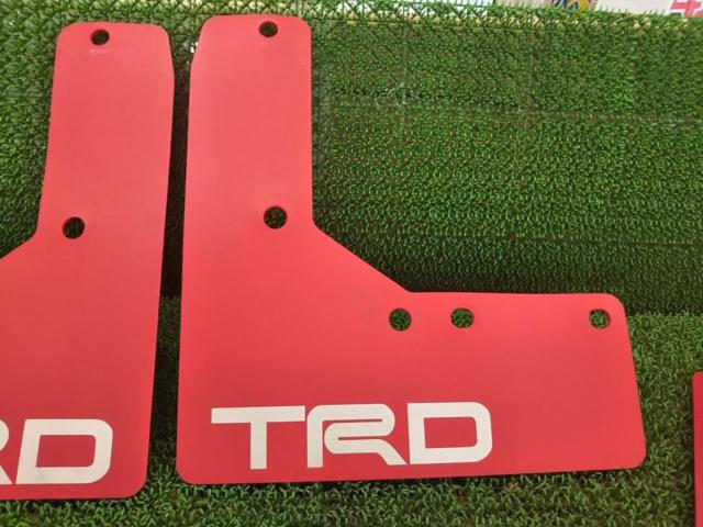 【TRD】200系ハイエース マッドフラップ