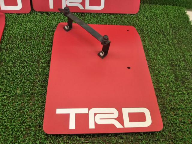 【TRD】200系ハイエース マッドフラップ