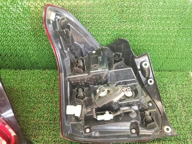 【スズキ純正】ZC33S スイフトスポーツ 純正テールレンズ