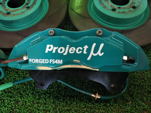 ProjectμFS4M
Opposed 4-piston forged street caliper + 1-piece round slotted rotor set