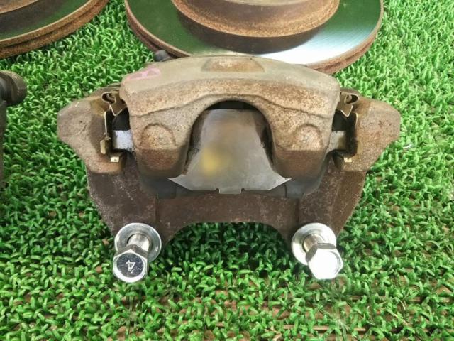 Daihatsu genuine
Copen
L880K
Genuine
Front caliper
+
Front rotor