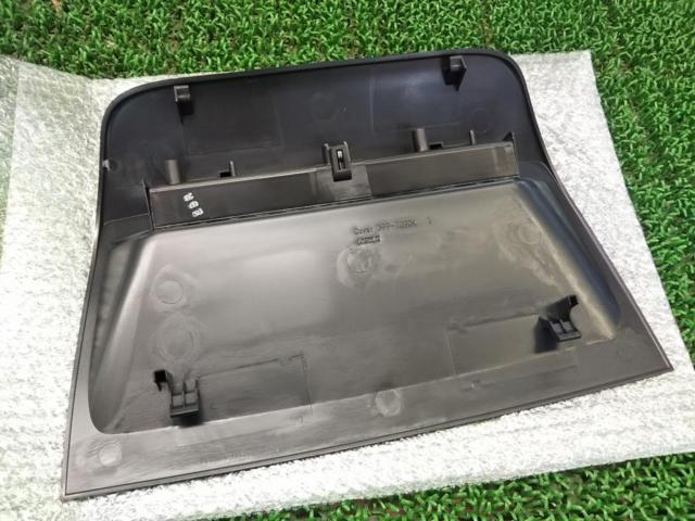 【トヨタ純正】AXVH70 カムリ ハイマウントストップランプ 81006-33080-C0