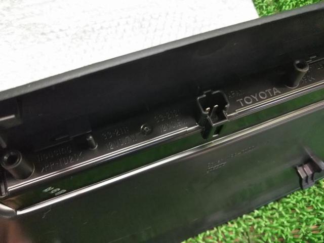 【トヨタ純正】AXVH70 カムリ ハイマウントストップランプ 81006-33080-C0