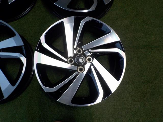 トヨタ純正 ライズ A210 純正ホイール