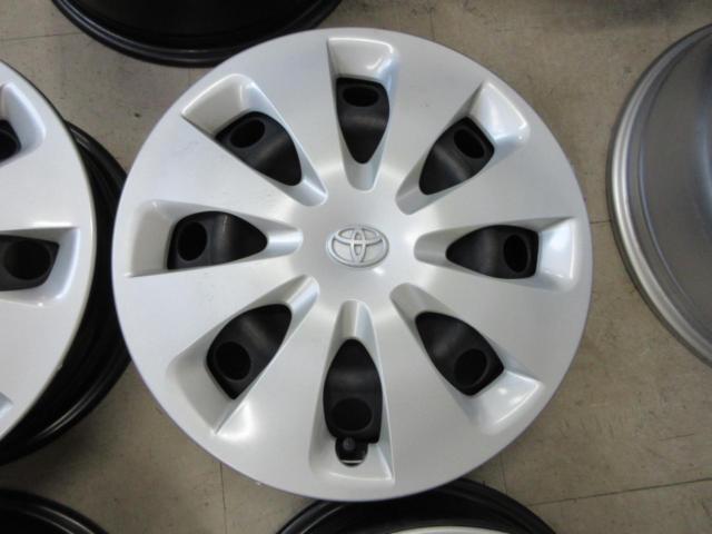 Toyota Genuine Aqua
Genuine steel wheel