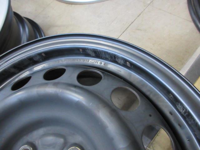 Toyota Genuine Aqua
Genuine steel wheel