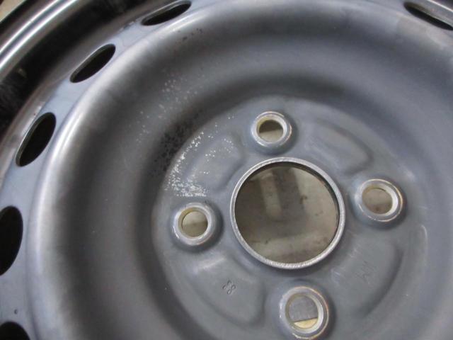 Toyota Genuine Aqua
Genuine steel wheel