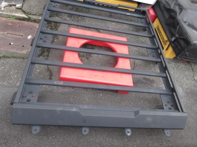 Jimny (manufacturer unknown)
Roof rack