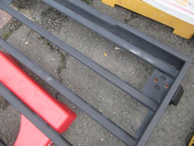 Jimny (manufacturer unknown)
Roof rack