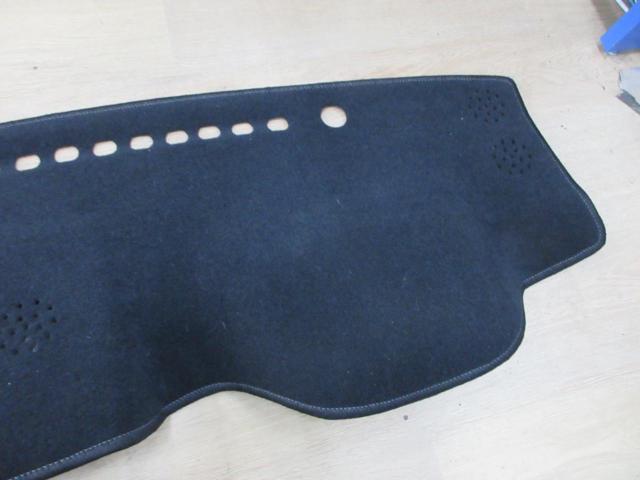 【メーカー不明】 ランドクルーザープラド ダッシュボードマット