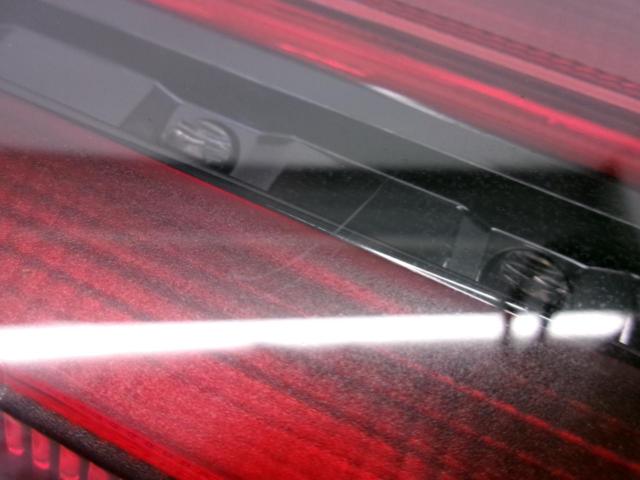 トヨタ純正 80系ノア 後期純正テールランプ