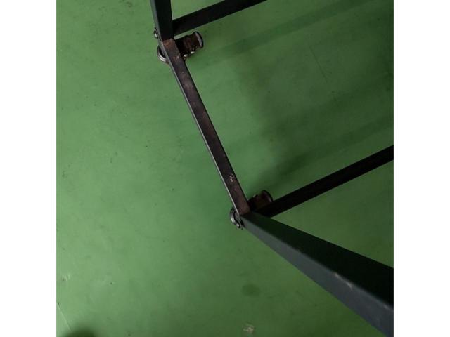 Unknown Manufacturer
Tire rack