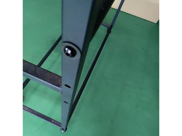 Unknown Manufacturer
Tire rack