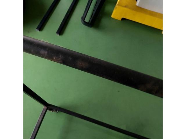 Unknown Manufacturer
Tire rack