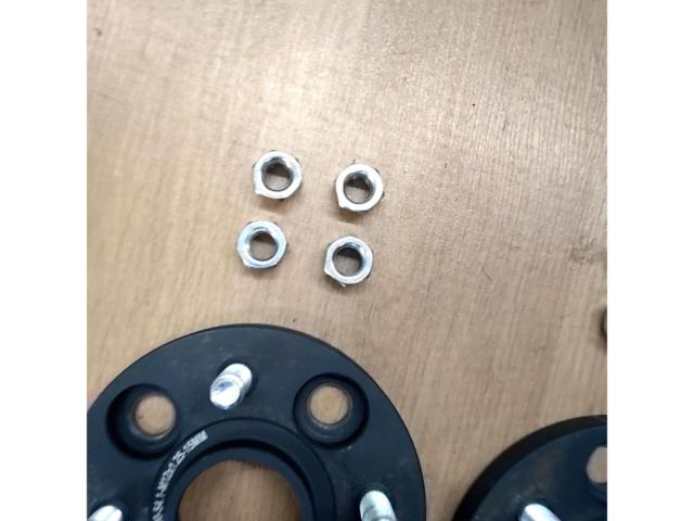 GA
supply
Wide tread spacer