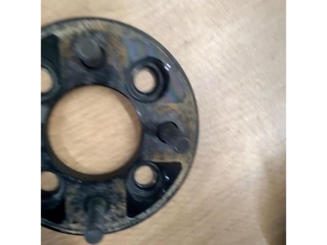 Unknown Manufacturer
Wide tread spacer