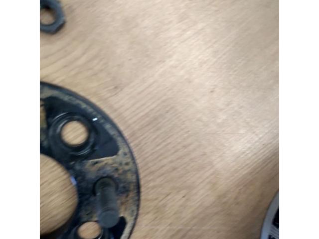 Unknown Manufacturer
Wide tread spacer
