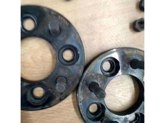 Unknown Manufacturer
Wide tread spacer