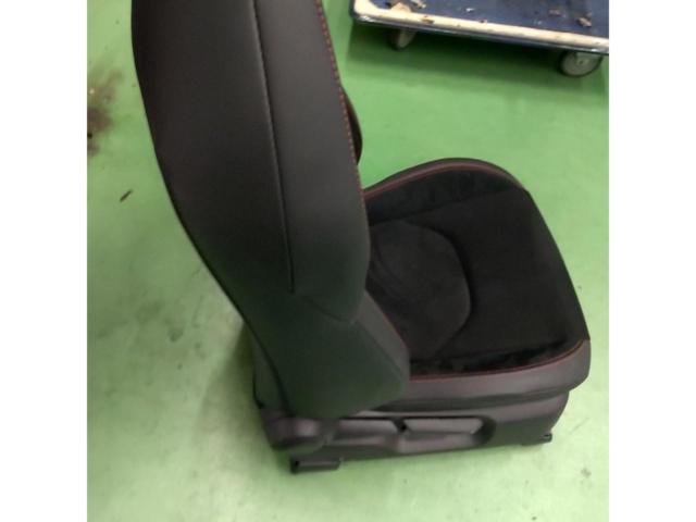 TOYOTA GRヤリス純正シート
