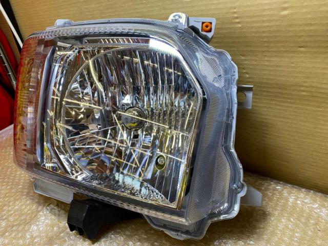 Toyota genuine Hiace
Headlight
KOITO
26-131
Right