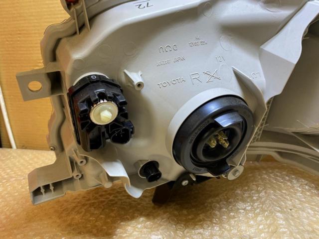 Toyota genuine Hiace
Headlight
KOITO
26-131
Right