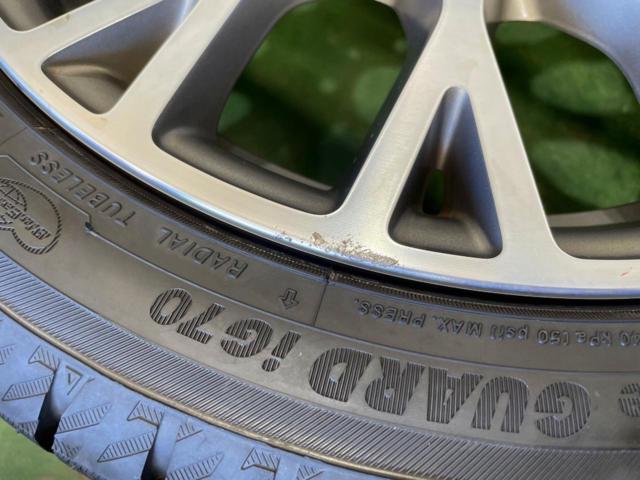 【輸入車純正】 フィアット 500 バイグッチ 純正 オプション キャップ欠品+【YOKOHAMA】IceGuard IG70  195/45R16 2025年 