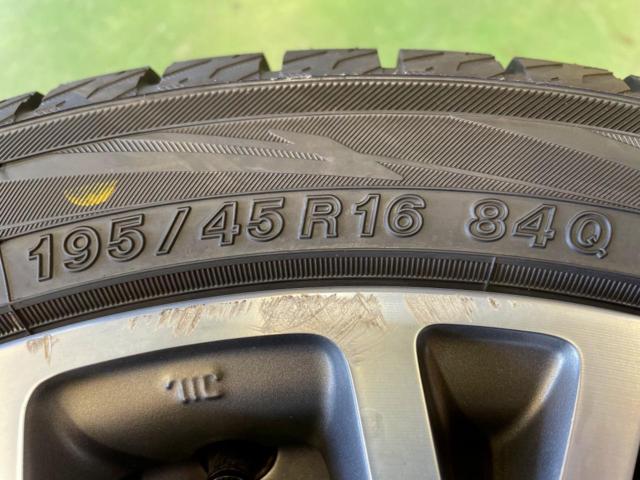 【輸入車純正】 フィアット 500 バイグッチ 純正 オプション キャップ欠品+【YOKOHAMA】IceGuard IG70  195/45R16 2025年 