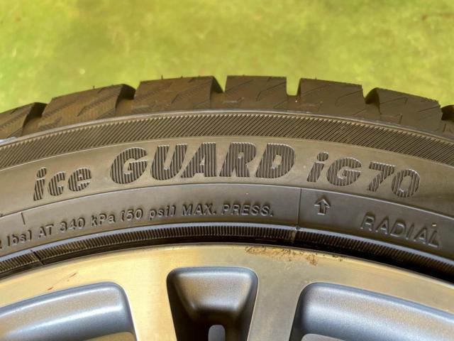 【輸入車純正】 フィアット 500 バイグッチ 純正 オプション キャップ欠品+【YOKOHAMA】IceGuard IG70  195/45R16 2025年 